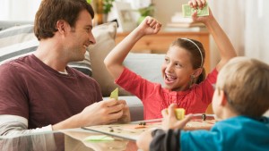 content - jocuri de societate jocul in familie 02